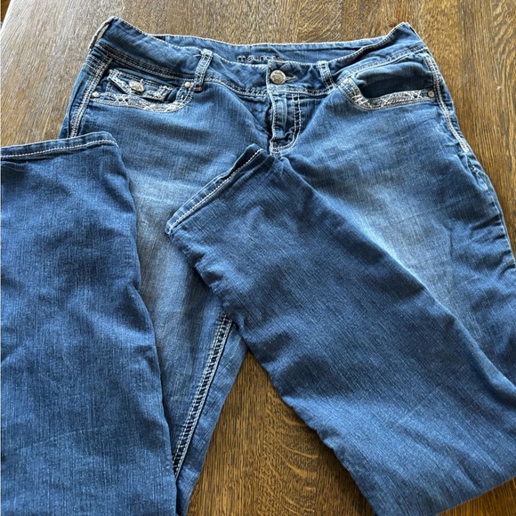 Maurices Denim - Maurices‎ Jeans Embellished Flap Pockets L-R Medium Wash Denim Stretch